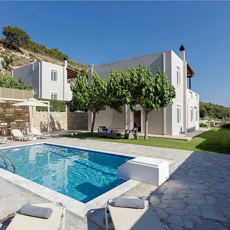 Agios Antonios Willa Agia Triada